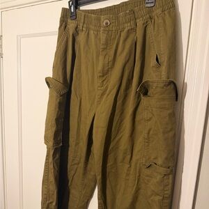 Old Navy Olive Cargo Pants